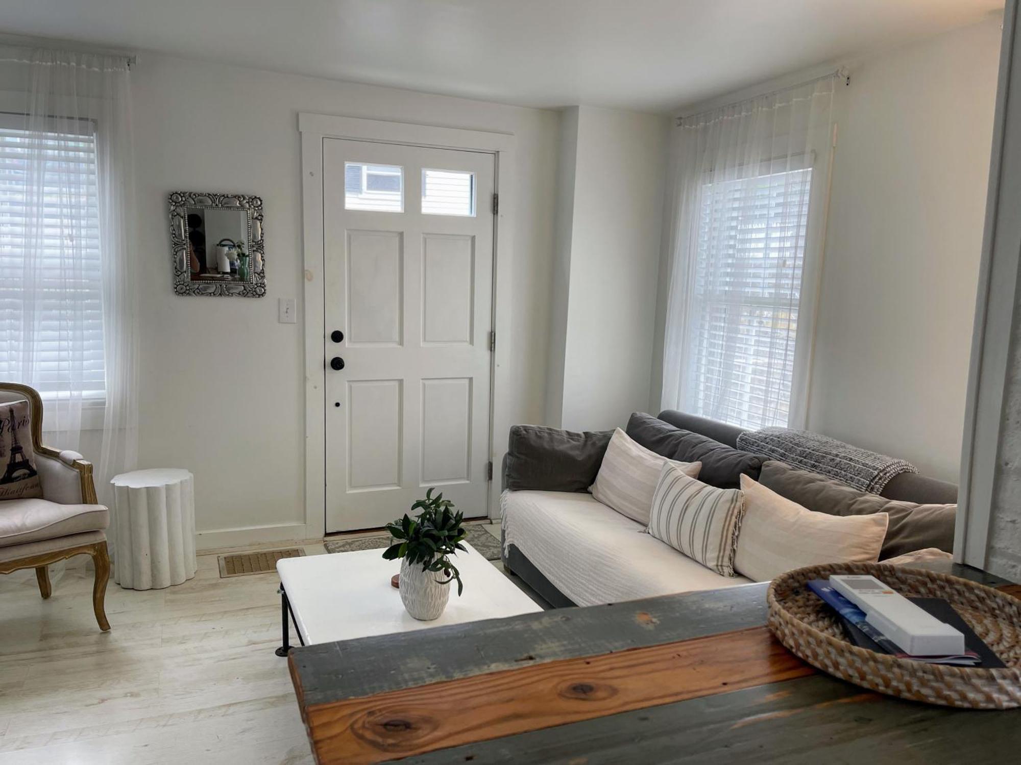 An Authentic, Rustic Luxurious Little Single Family Home In Old Town. All Yours. Marblehead Eksteriør bilde