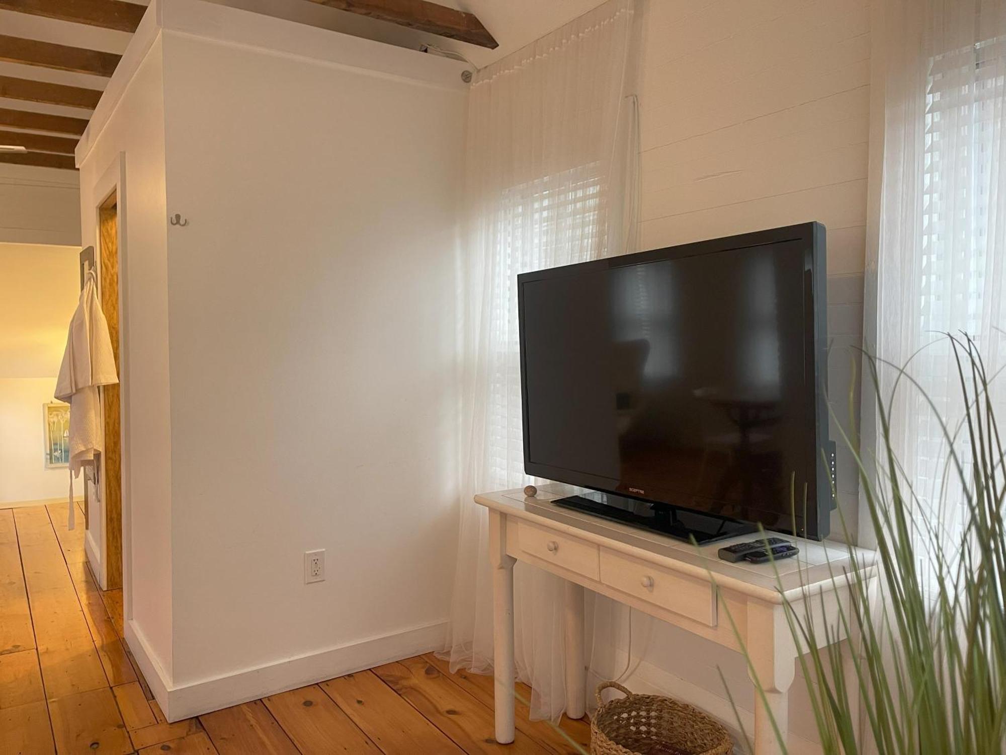 An Authentic, Rustic Luxurious Little Single Family Home In Old Town. All Yours. Marblehead Eksteriør bilde